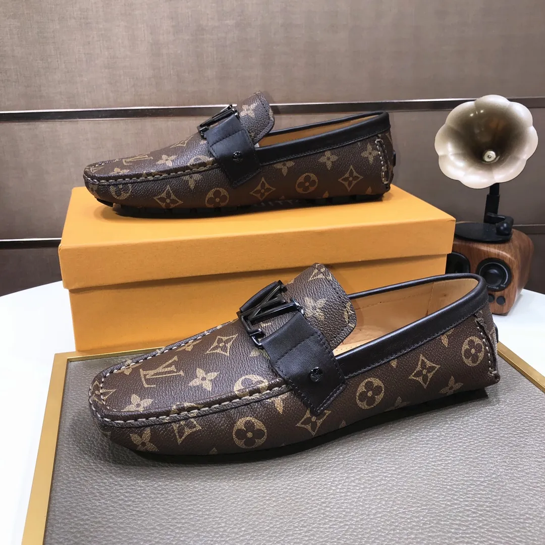Men's men's shoes 💰420💰 [LV Doudou shoes] (water-dyed cowhide lining) new model is on the market, available on the official website. The new Doudou shoes are processed into single-color materials, and the uppers are made of imported cowhide material. The body of the shoe is fully hemmed with mark thread, and is lined with imported original cowhide leather. The elegant shoe shape is super suitable for all-matching, and the size is 38-44.